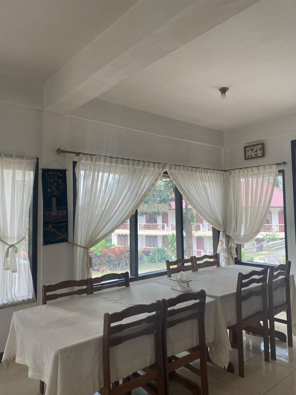 Sibayak Multinational Rest House Berastagi Exterior foto