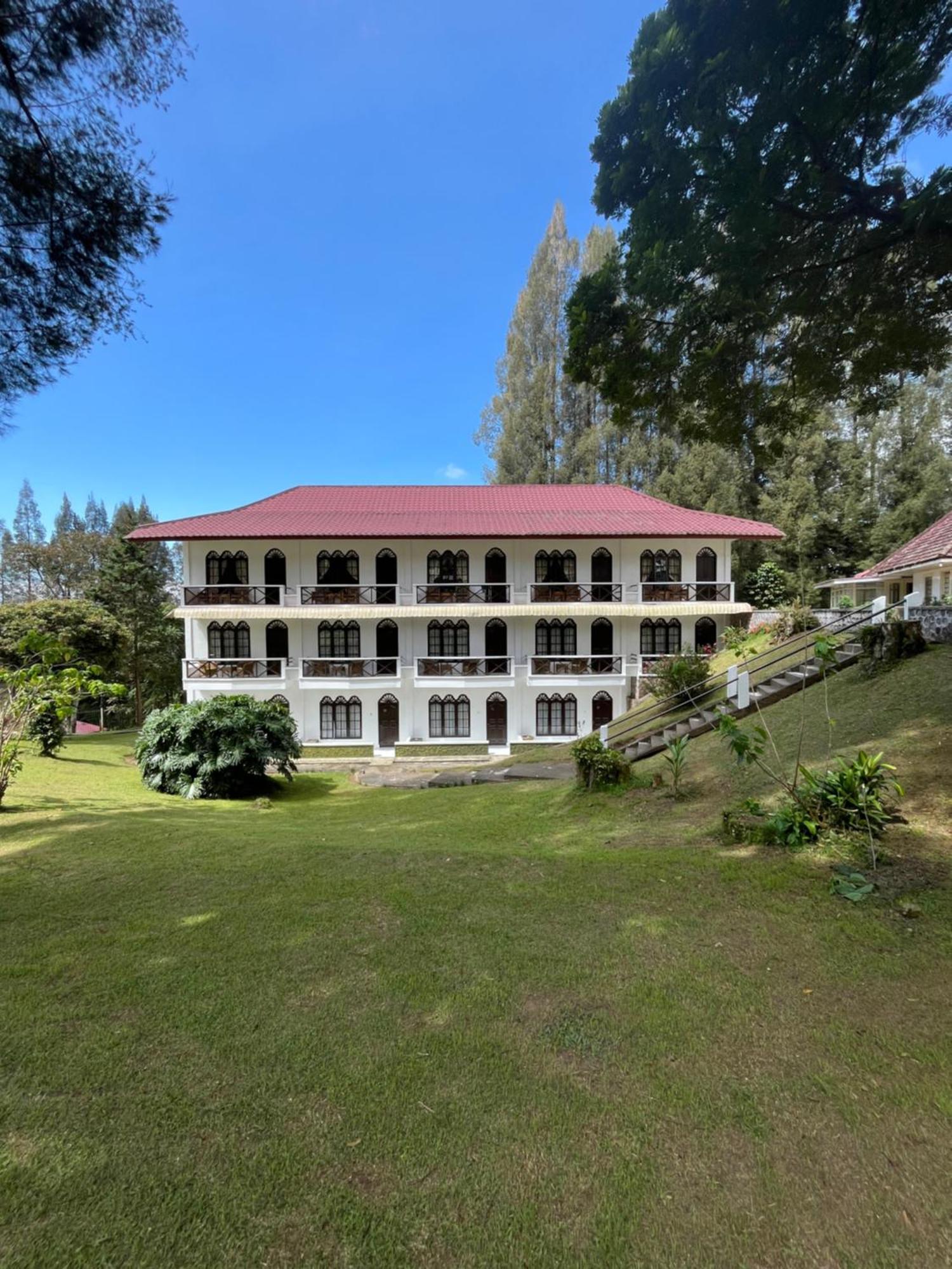 Sibayak Multinational Rest House Berastagi Exterior foto