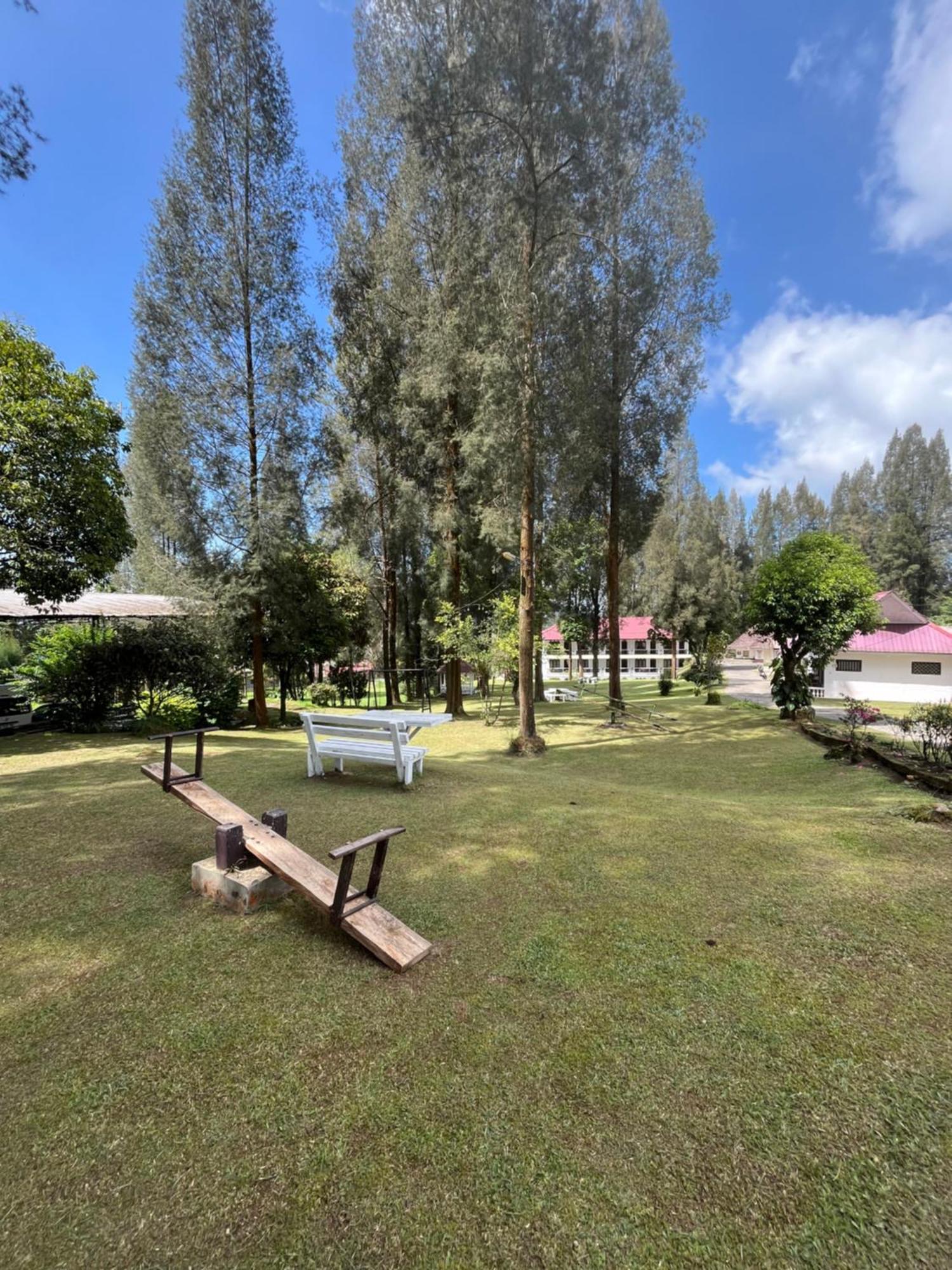 Sibayak Multinational Rest House Berastagi Exterior foto